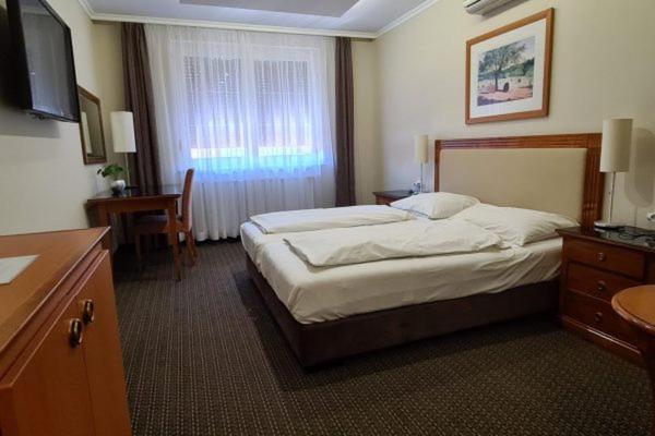 ハトヴァン Korona Panzio Bed & Breakfast エクステリア 写真