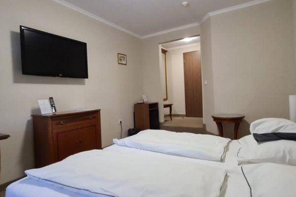 ハトヴァン Korona Panzio Bed & Breakfast エクステリア 写真
